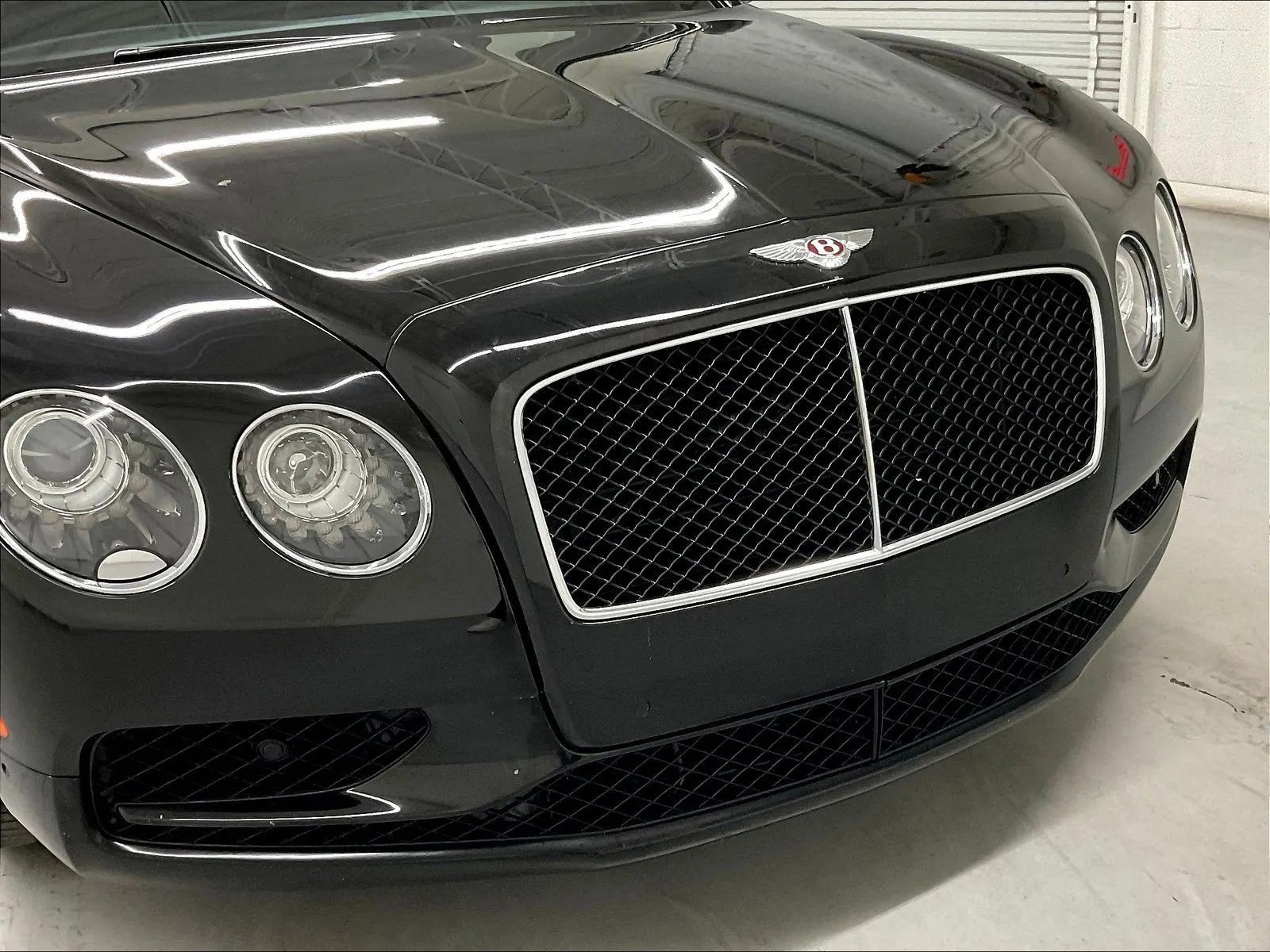 Used 2017 Bentley Flying Spur S V8 AWD/4WD image 36