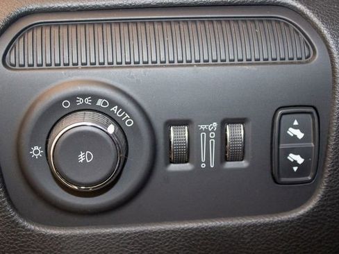 Used 2024 Jeep Wagoneer L Series II w/ Flexible Seating Group image 34