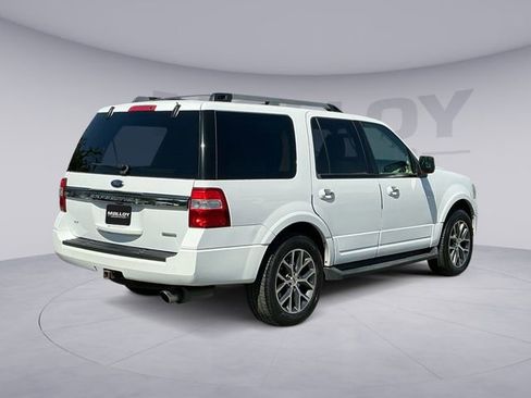 Used 2016 Ford Expedition XLT w/ Equipment Group 202A AWD/4WD image 5