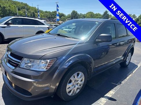 Used 2017 Dodge Journey SE w/ Flexible Seating Group FWD image 2