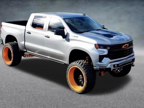 Used 2025 Chevrolet Silverado 1500 LT Trail Boss AWD/4WD image 4