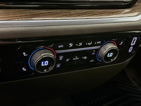 Used 2024 Chevrolet Silverado 1500 LT image 24