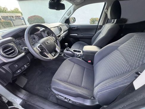 Used 2022 Toyota Tacoma SR5 w/ Trail Edition AWD/4WD image 10
