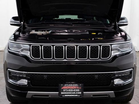 Used 2024 Jeep Wagoneer Series III image 3