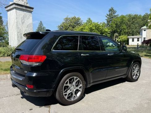 Used 2019 Jeep Grand Cherokee Overland AWD/4WD image 7