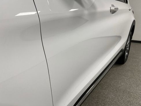 Used 2022 Ford Explorer Limited image 17