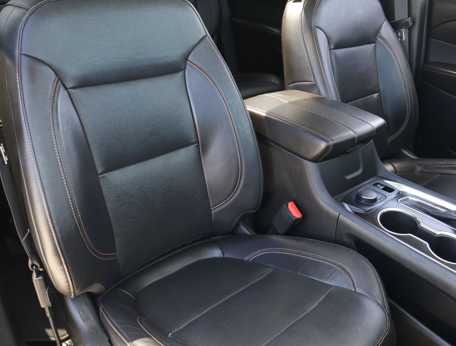 Used 2020 Chevrolet Traverse Premier FWD image 19