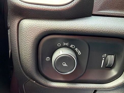 Used 2023 RAM 1500 Big Horn AWD/4WD image 16