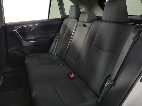 Used 2020 Toyota RAV4 LE FWD image 17