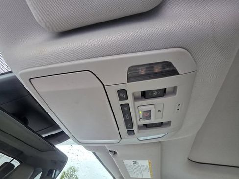 Used 2022 Toyota Highlander Platinum FWD image 33
