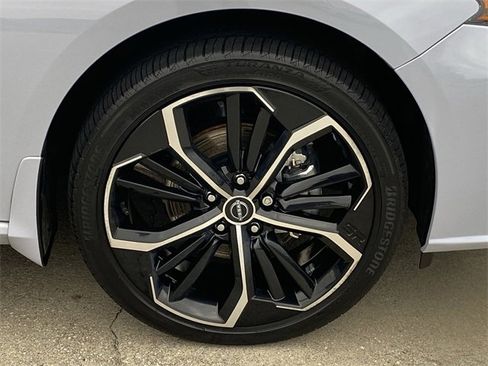 Used 2024 Nissan Altima 2.5 SR image 24