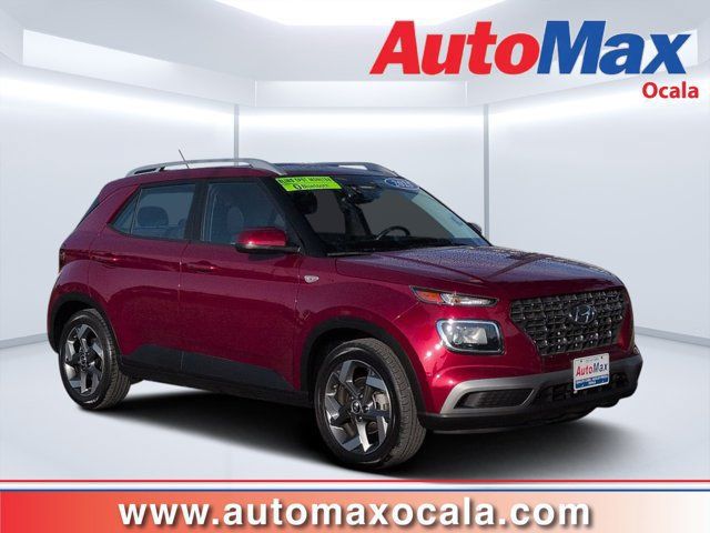 Used 2025 Hyundai Venue SEL FWD image 1