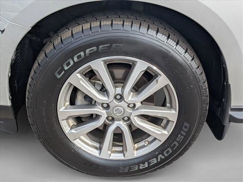 Used 2015 Nissan Pathfinder SL w/ SL Tech Package image 9