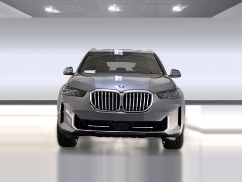 Used 2026 BMW X5 sDrive40i w/ Climate Comfort Package image 6