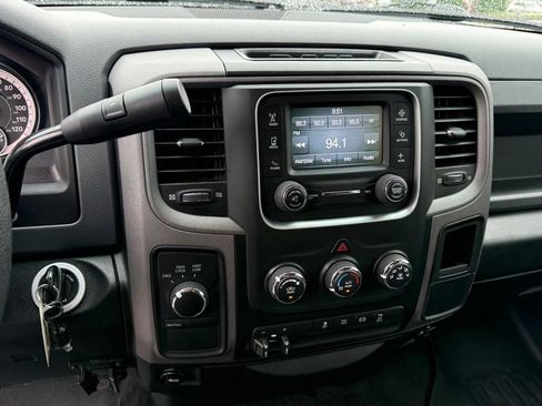 Used 2018 RAM 3500 Tradesman w/ Chrome Appearance Group AWD/4WD image 17