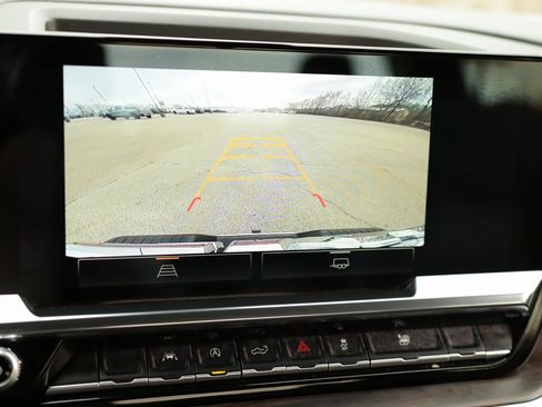 Used 2025 GMC Sierra 1500 SLT image 16