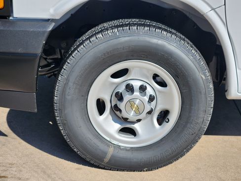 New 2025 Chevrolet Express 2500 image 16