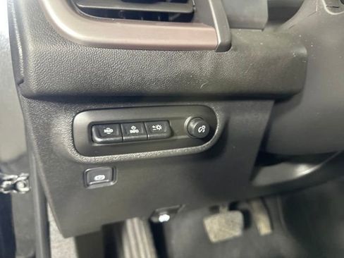 Used 2022 GMC Terrain AT4 w/ Infotainment Package II image 19