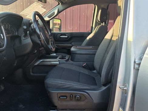 Used 2021 Chevrolet Silverado 2500 LT w/ Convenience Package RWD image 2