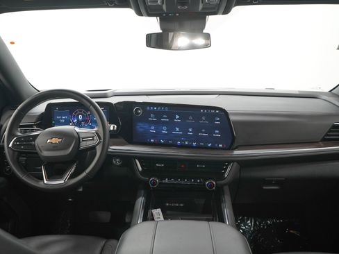 Used 2025 Chevrolet Tahoe LT AWD/4WD image 17