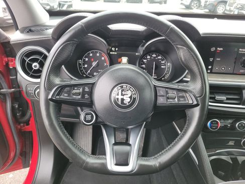 Used 2020 Alfa Romeo Stelvio Ti w/ Nero Edizione image 33