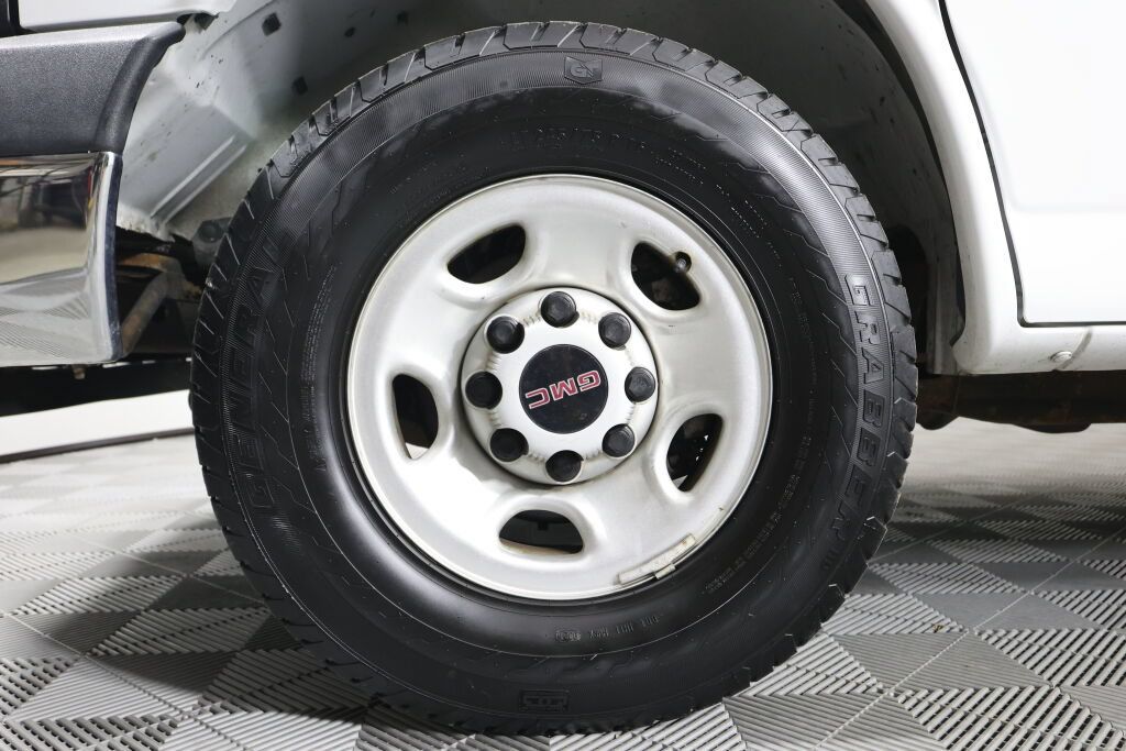 Used 2015 GMC Savana 2500 RWD image 9