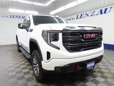 Used 2023 GMC Sierra 1500 AT4 w/ Technology Package image 3