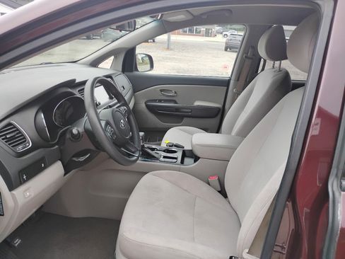 Used 2019 Kia Sedona LX FWD image 5
