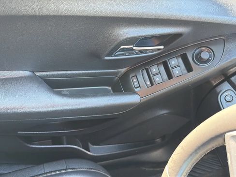 Used 2019 Chevrolet Trax LT w/ LT Convenience Package FWD image 22