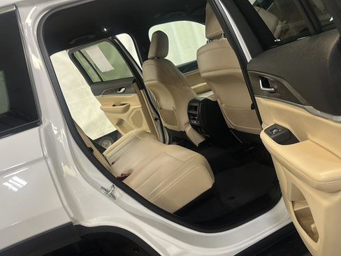 Used 2023 Jeep Grand Cherokee Limited image 30