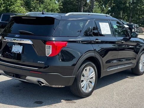 Used 2023 Ford Explorer Limited w/ Limited Technology Package AWD/4WD image 3