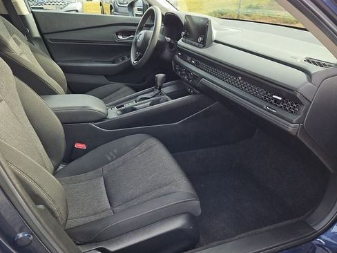 Used 2025 Honda Accord SE image 12