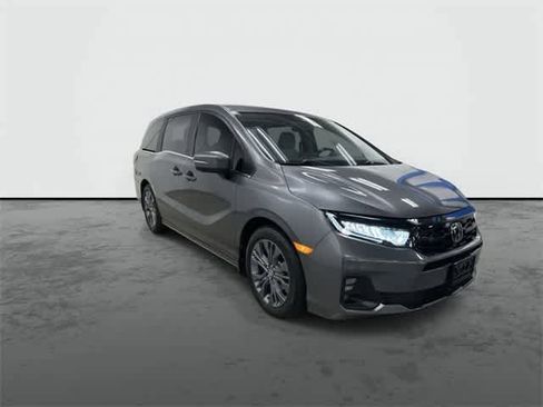 Certified 2025 Honda Odyssey Touring image 6