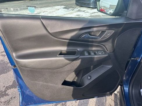 Used 2022 Chevrolet Equinox LT image 11