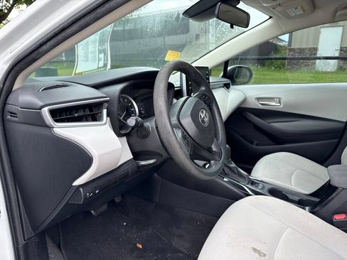 Used 2021 Toyota Corolla LE FWD image 11