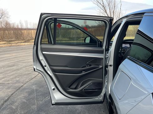 Used 2024 Jeep Wagoneer Launch Edition image 39