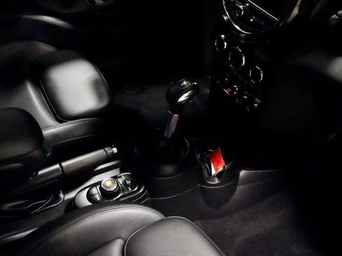 Used 2019 MINI Cooper S w/ Signature Upholstery Package image 5