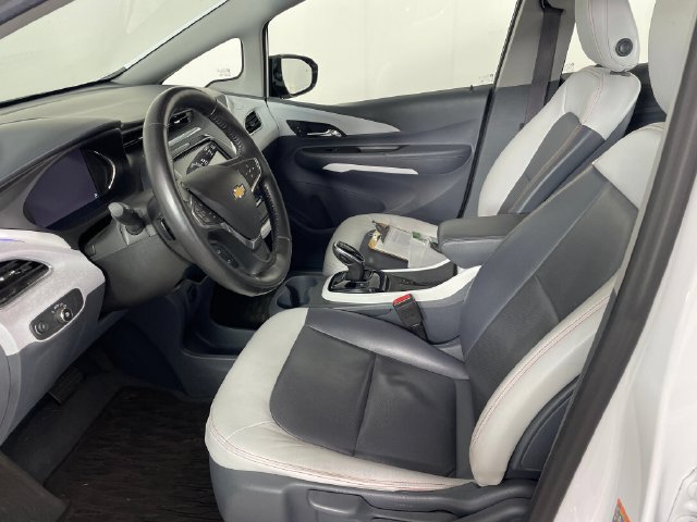 Used 2017 Chevrolet Bolt Premier w/ Driver Confidence II Package FWD image 2