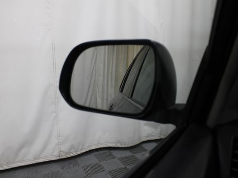 Used 2012 Toyota Highlander SE image 12