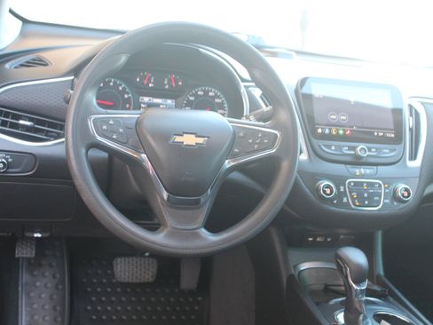 Used 2021 Chevrolet Malibu LT image 18