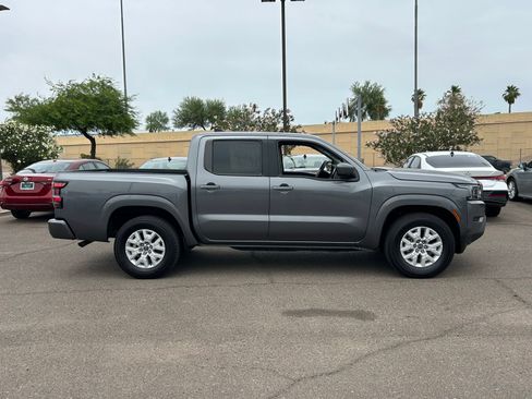 Used 2022 Nissan Frontier 2WD Crew Cab image 6