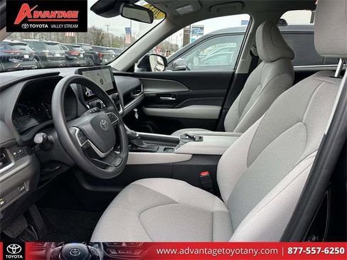 Certified 2025 Toyota Grand Highlander FWD image 20