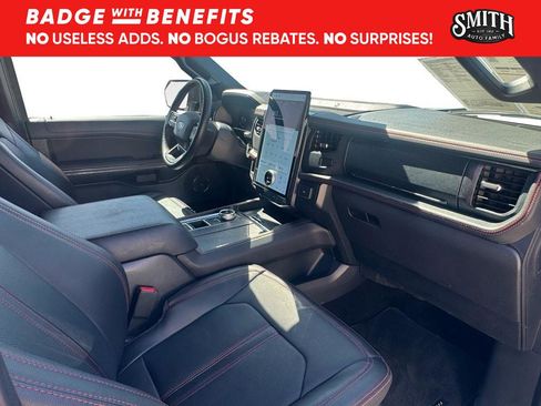 Used 2022 Ford Expedition Max Limited image 5