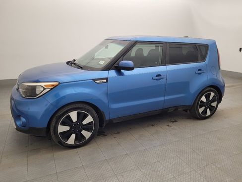 Used 2019 Kia Soul + image 2