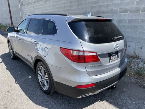 Used 2016 Hyundai Santa Fe SE w/ Option Group 02 AWD/4WD image 4