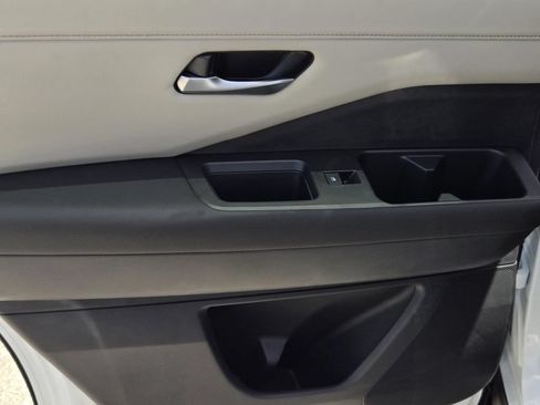 New 2026 Nissan Pathfinder SL FWD image 12