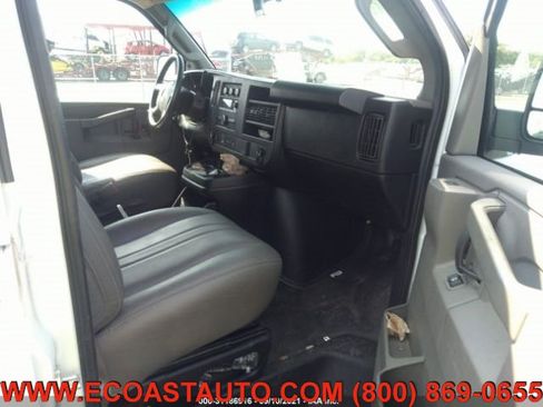 Used 2019 GMC Savana 2500 w/ Driver Convenience Package image 7