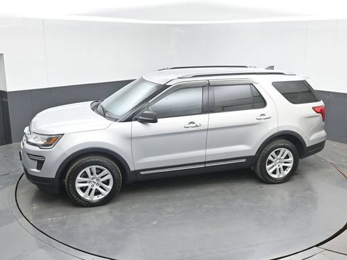 Used 2019 Ford Explorer XLT AWD/4WD image 37