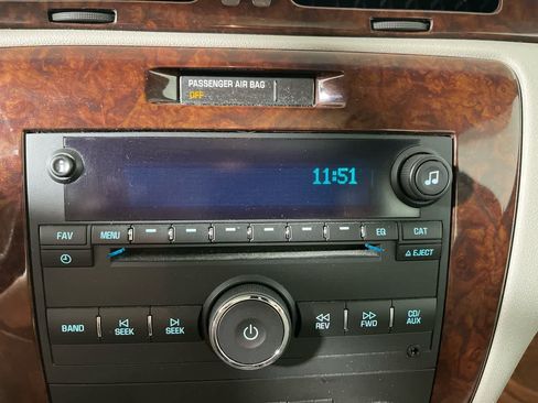 Used 2011 Chevrolet Impala LT w/ Luxury Edition Package FWD image 18
