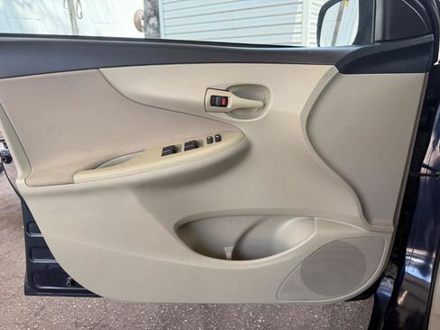 Used 2013 Toyota Corolla L FWD image 23